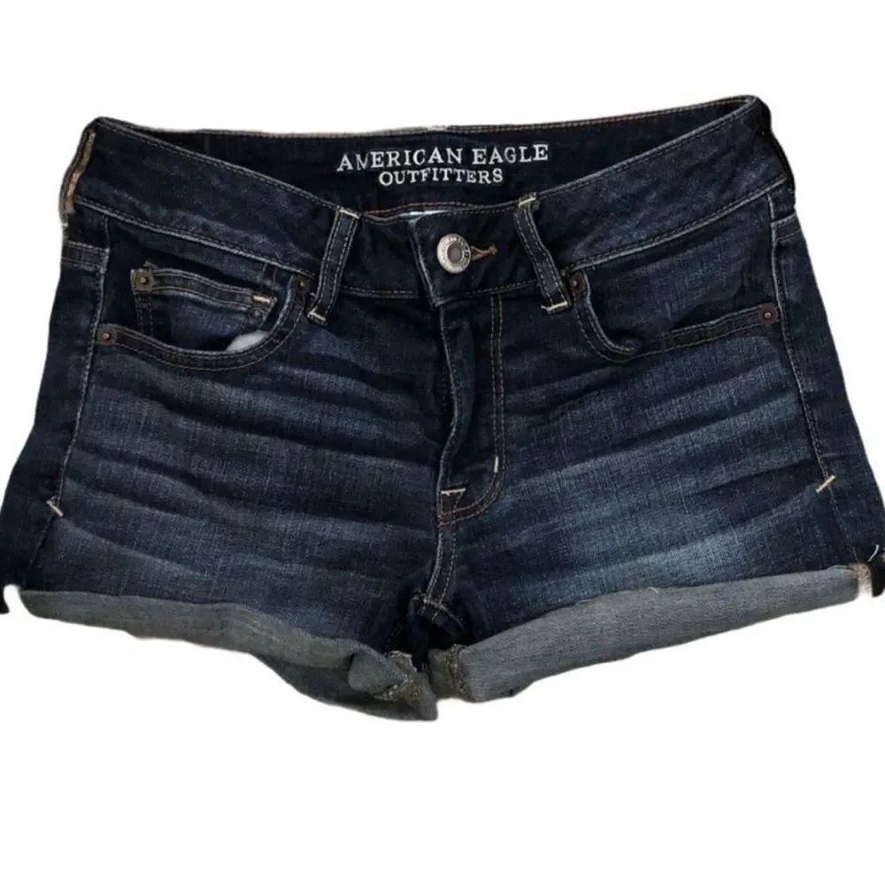 American Eagle Outfitters Super Stretch Shortie denim shorts size 6.